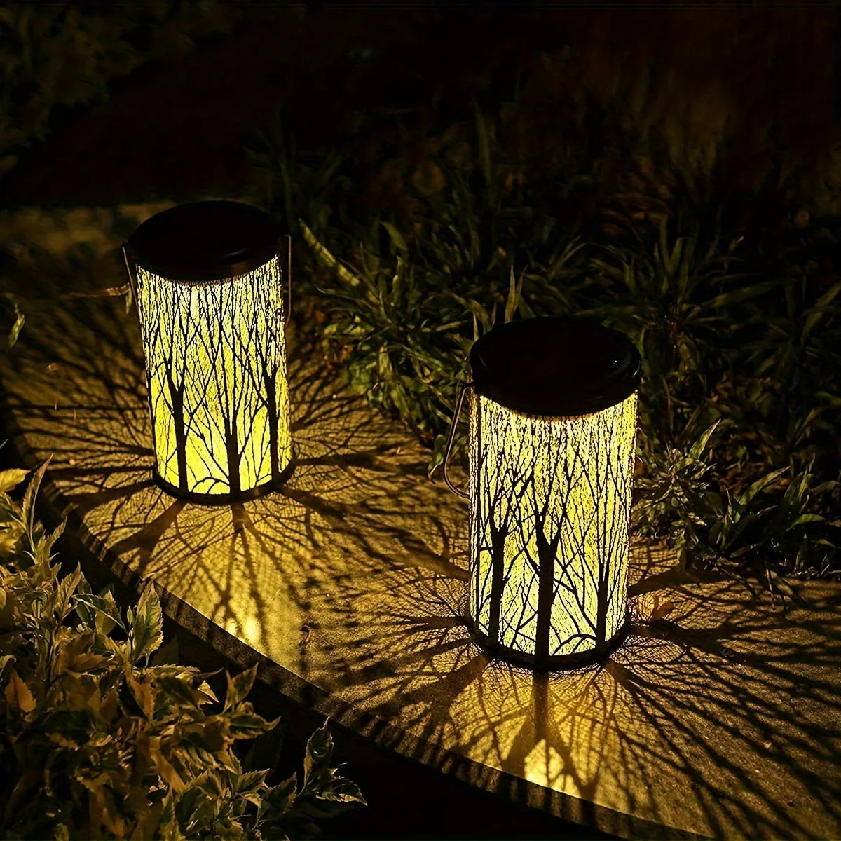 1PCS Outdoor Solar Hanging Lantern Lights, 5-Trees Hollowed-Out Metal Decor Lantern, LED Decorative Garden Light, Delicate Garden Decoration For Patio, Yard, Pathway, Landscape