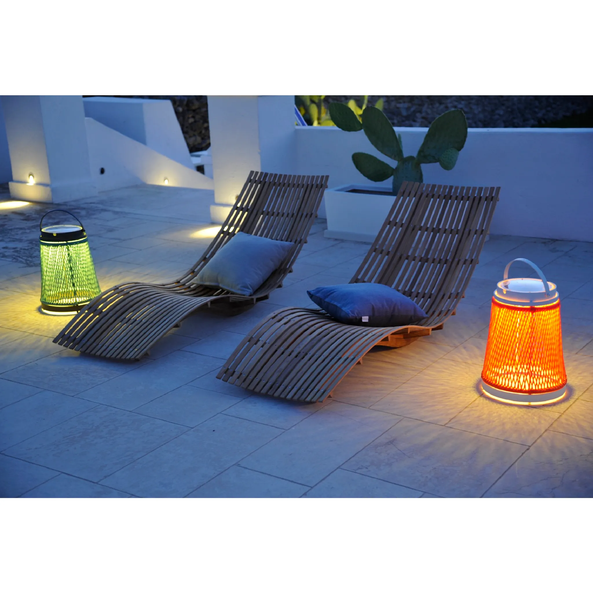 Aluminum Outdoor Solar Lantern | Unopiu Solare