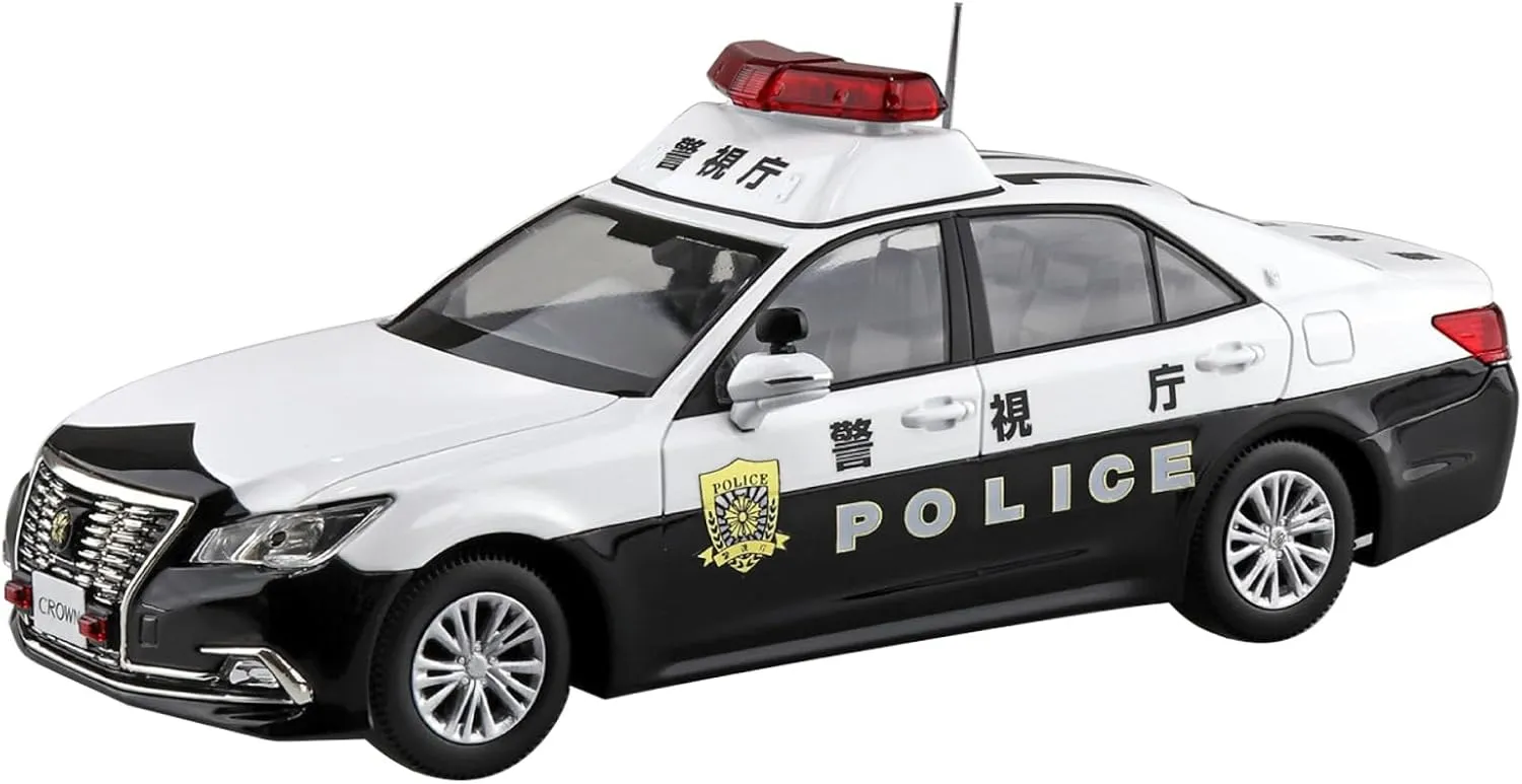 Aoshima Toyota Crown Patrol Car 1:32 Scale Model Kit