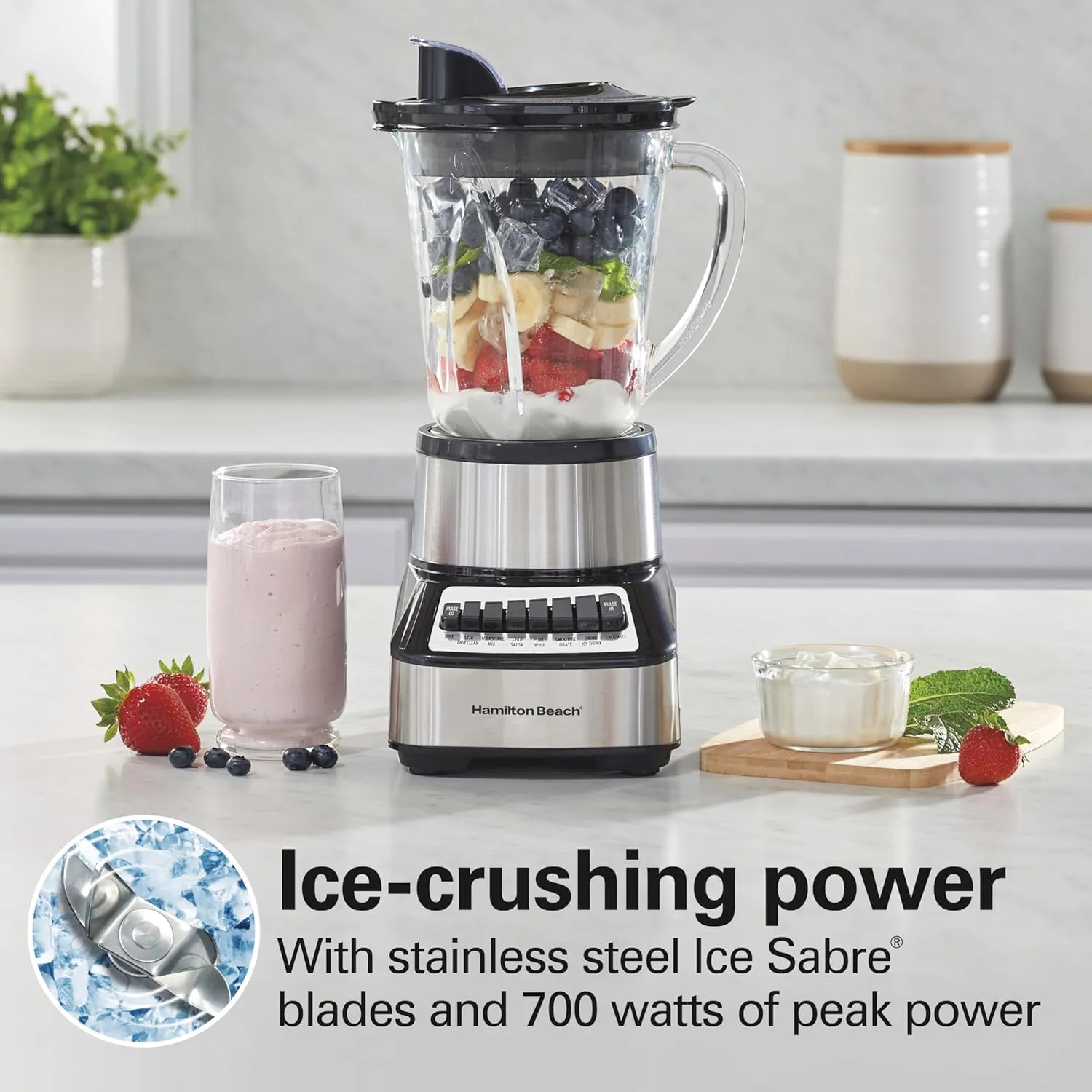 Hamilton Beach Wave Crusher Blender For Smoothies With 40 Oz Glass Jar and 14 Functions, Ice Sabre Blades & 700 Watts for Consistently Smooth Results, Black   Stainless Steel (54221)