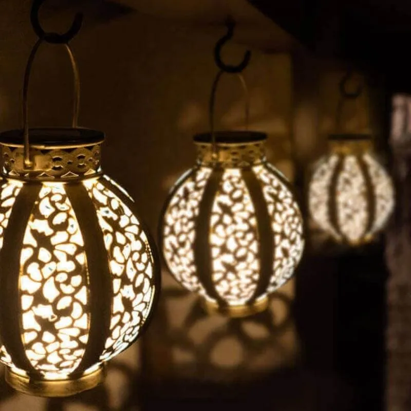 IronLuminaeâ„?- Solar LED Iron Art Hallow Lantern Light