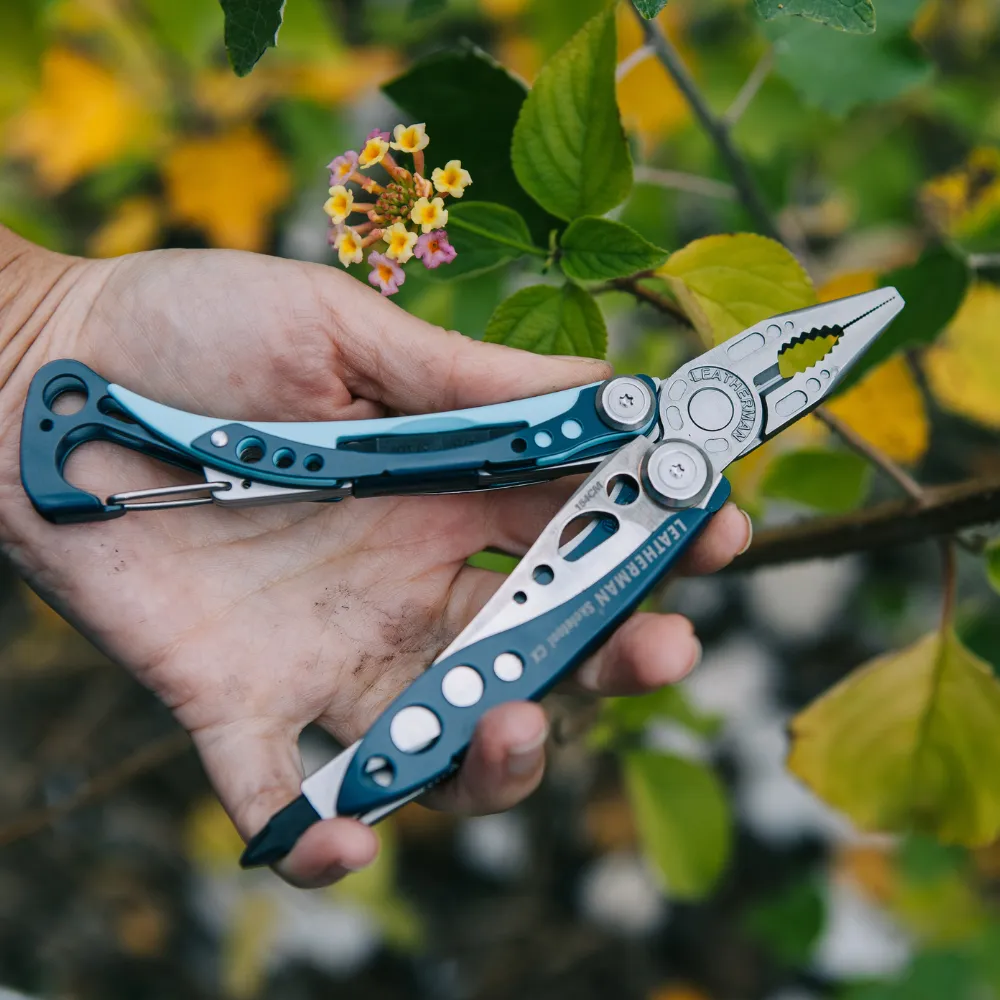 Leatherman 7 Tool Skeletool CX Lightweight Multi-Tool with Knife Blade Nightshade