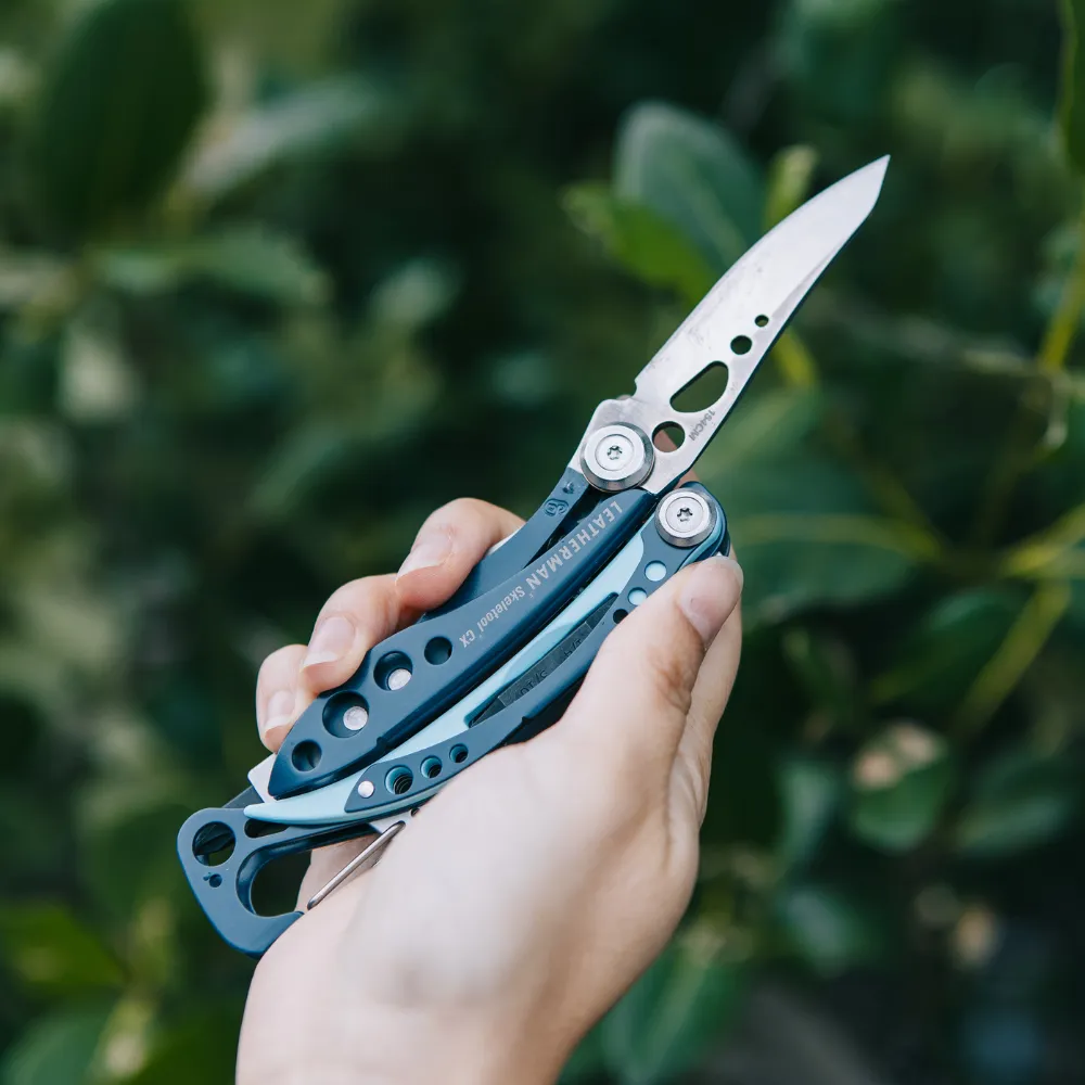 Leatherman 7 Tool Skeletool CX Lightweight Multi-Tool with Knife Blade Nightshade