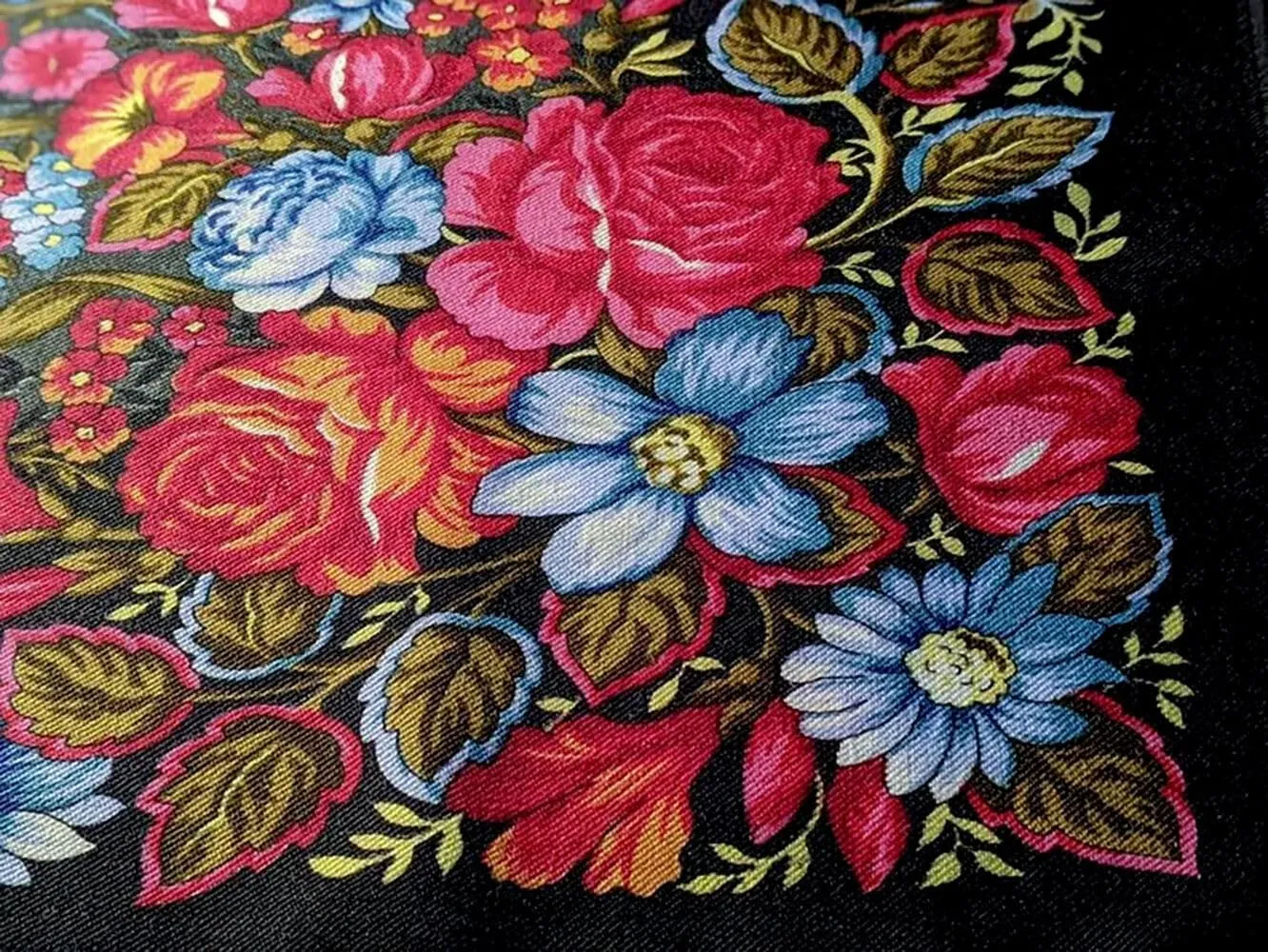 Pavlovo Posad Wool Shawl for Women 28.3x28.3'' (72x72 cm) 100% Wool Scarf for Women, Floral Wrap, Fashion Scarves