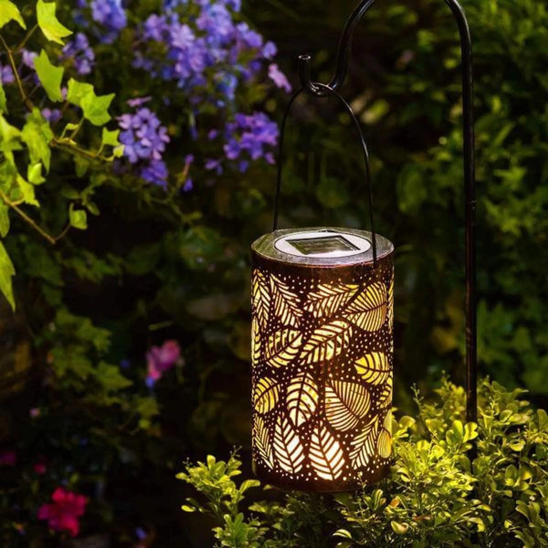 Tropical Leaf LED Solar Lantern - Outdoor Decorative Garden Light