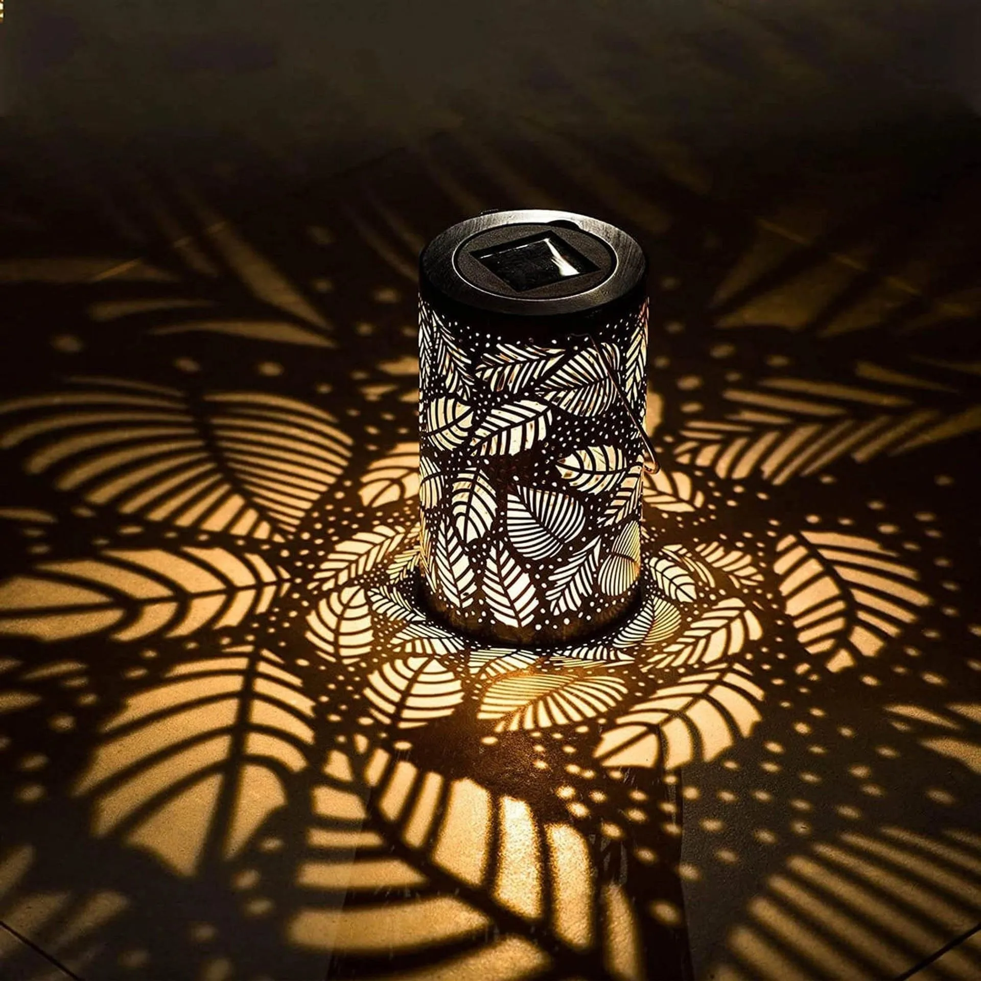 Tropical Leaf LED Solar Lantern - Outdoor Decorative Garden Light